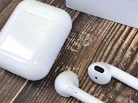 Τα ασύρματα ακουστικά ο καθένας στην Ελλάδα μιλάει